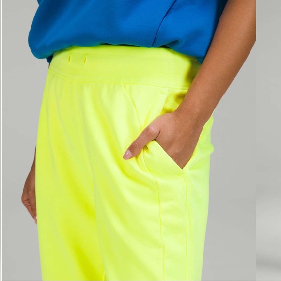 Lululemon Scuba Joggers Size 0 NWT - Picture 3 of 6